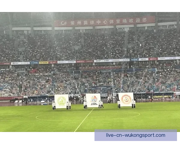 足球文字直播室全景呈现赛场瞬息万变与战术博弈激情解读与实时脉动